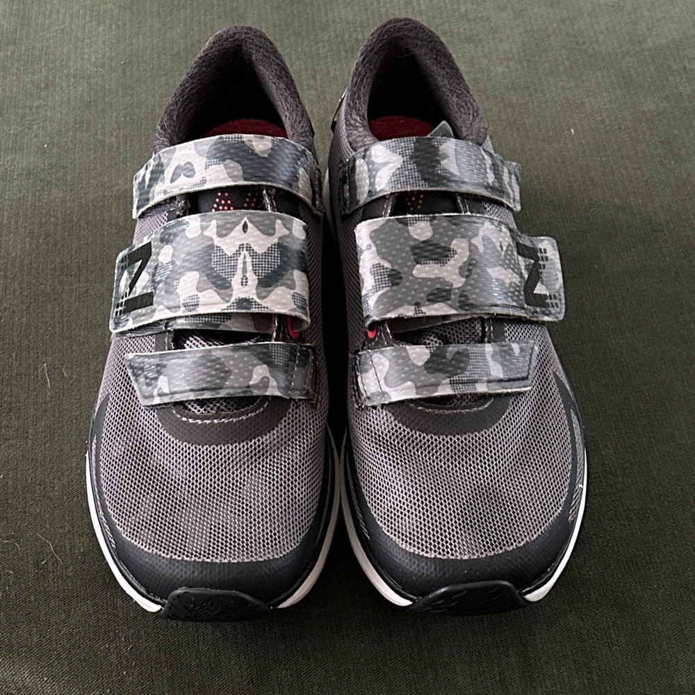 New Balance‎ Gray and Black Camouflage cycling Shoes women’s size 7